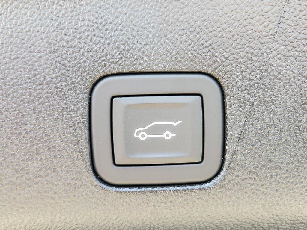 New 2026 GMC Yukon Denali w/ Sun & Power Step Package image 21