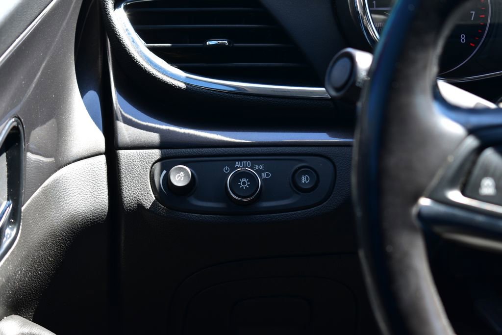Used 2019 Buick Encore Essence FWD image 35