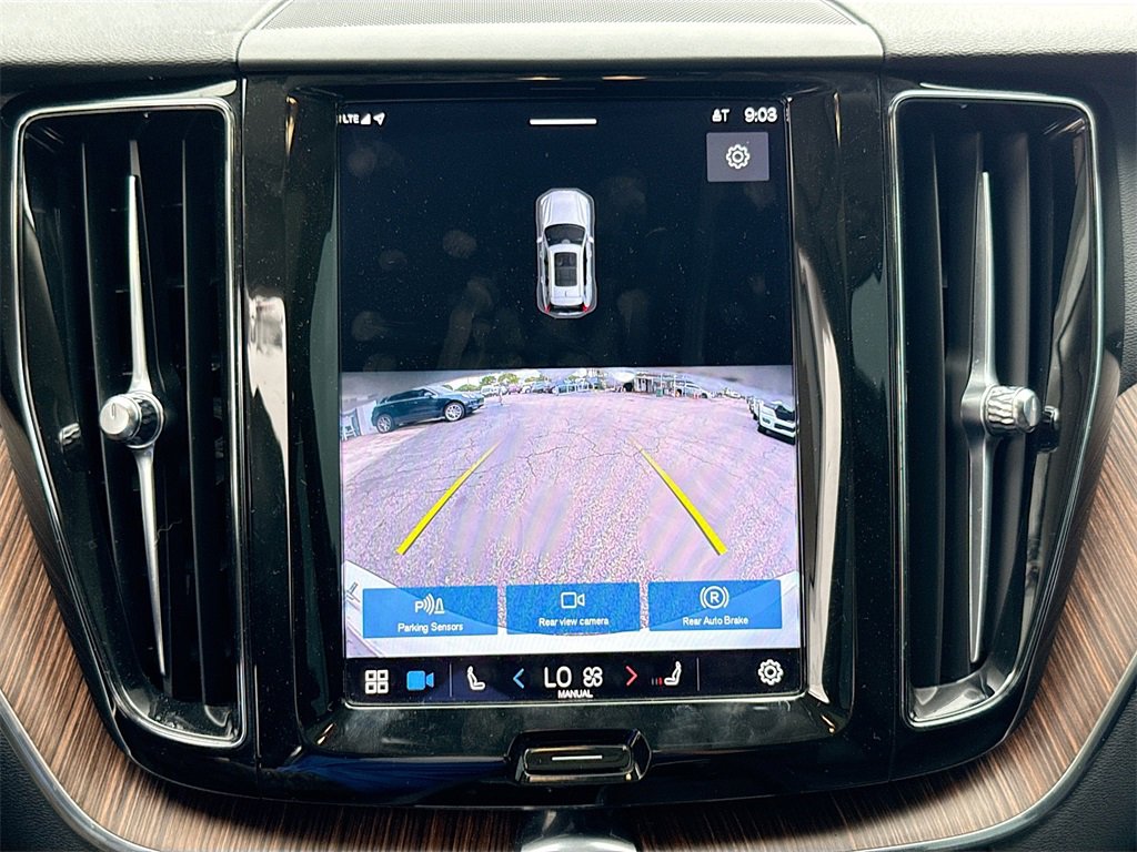 Used 2022 Volvo XC60 B5 Momentum image 15