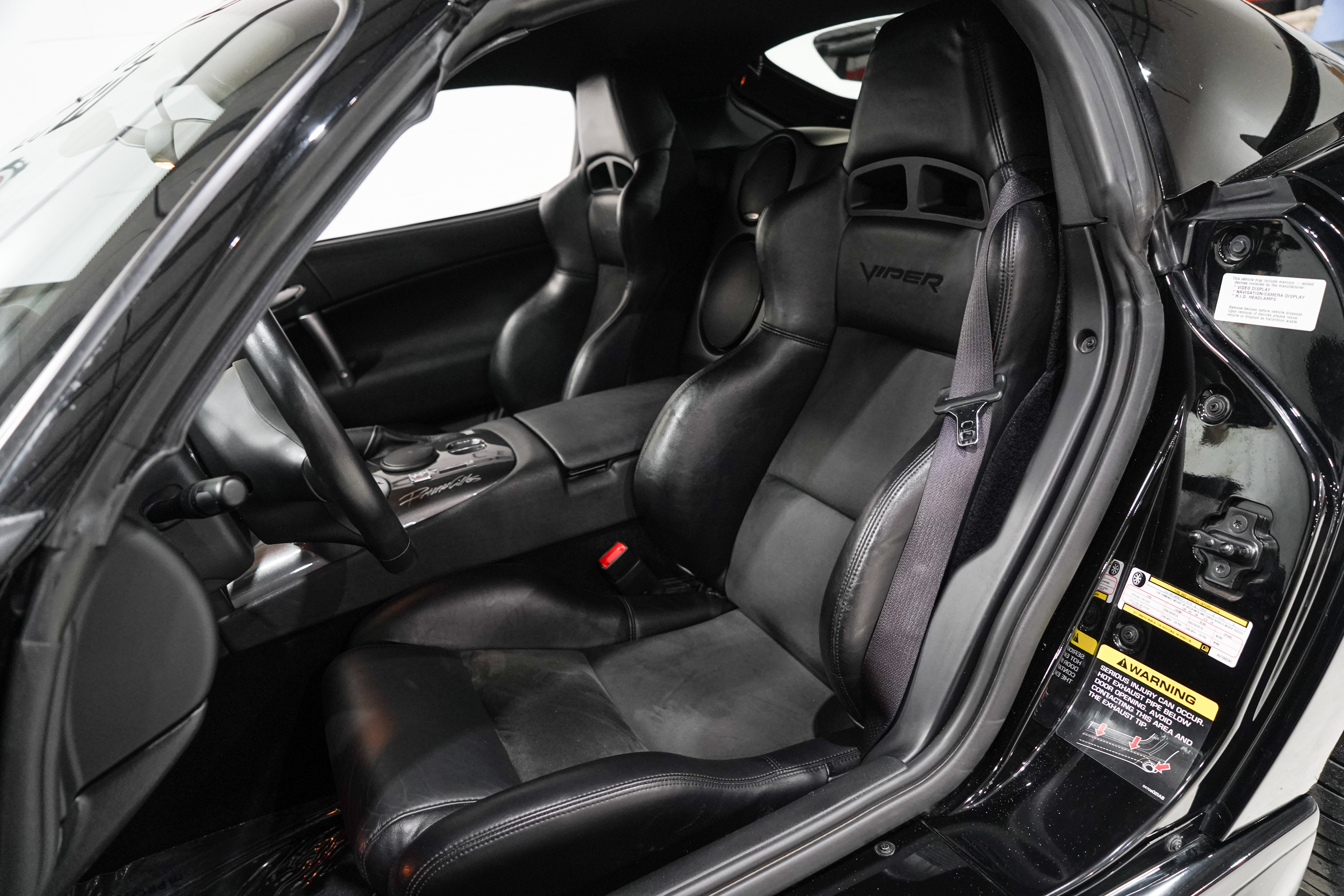 Used 2010 Dodge Viper ACR RWD image 9