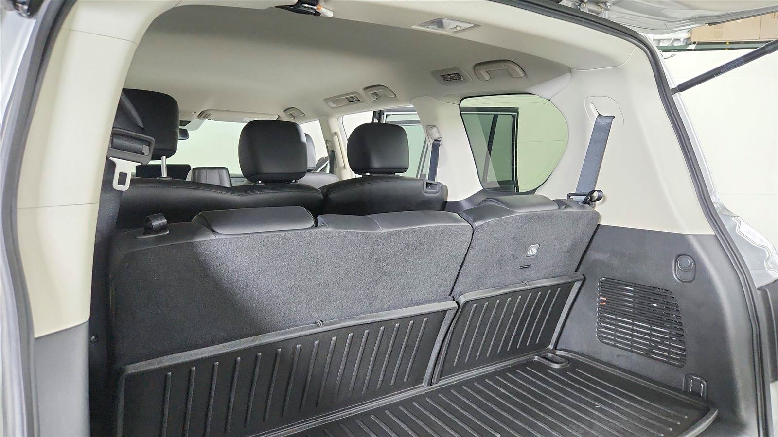 Certified 2024 Nissan Armada SV w/ Cargo Package AWD/4WD image 17