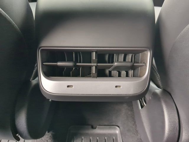 Used 2025 Tesla Model Y Performance image 17