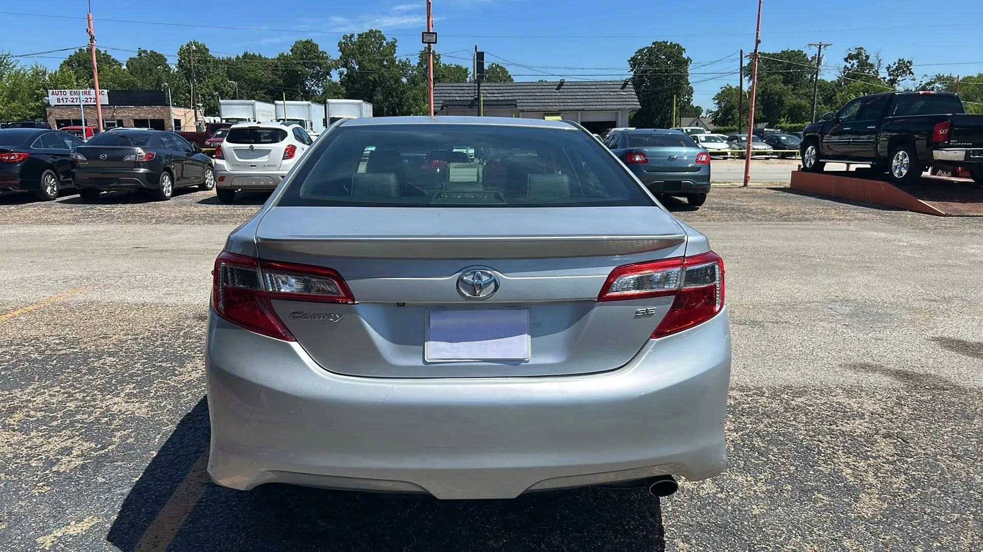 Used 2014 Toyota Camry SE w/ Fleet Convenience Package image 4