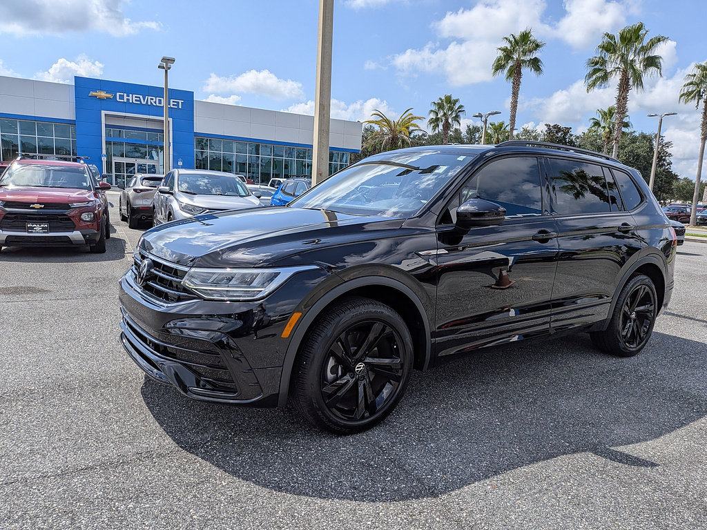 Used 2024 Volkswagen Tiguan SE R-Line FWD image 7
