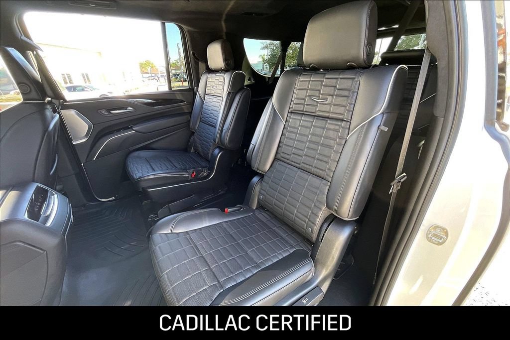 Certified 2024 Cadillac Escalade ESV V w/ Heavy-Duty Trailer Package AWD/4WD image 19
