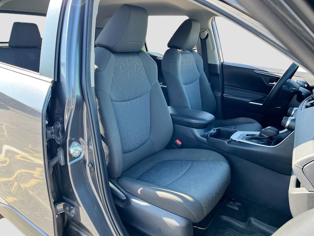 Used 2022 Toyota RAV4 XLE image 24
