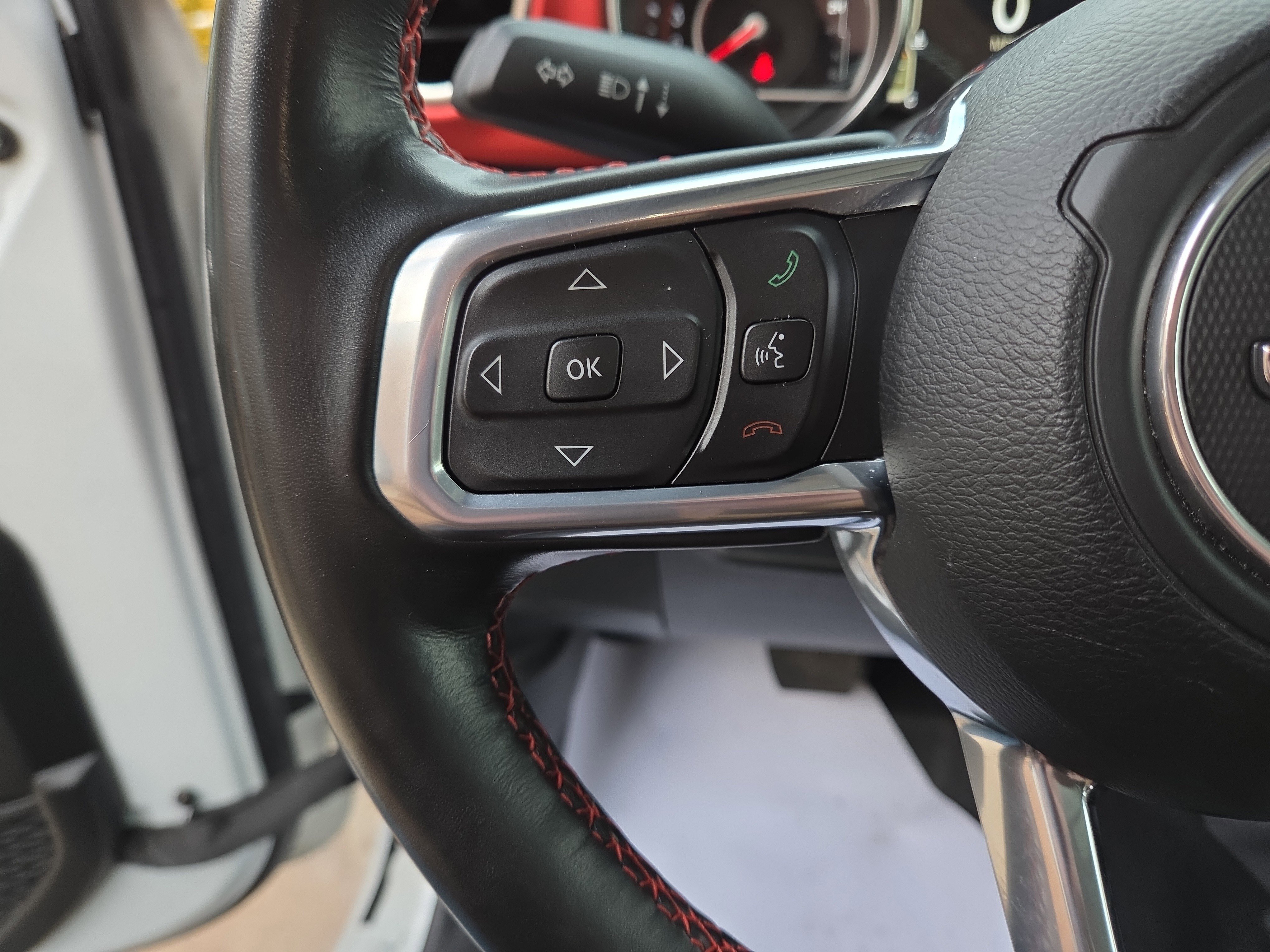 Used 2022 Jeep Gladiator Rubicon w/ Cold Weather Group image 18