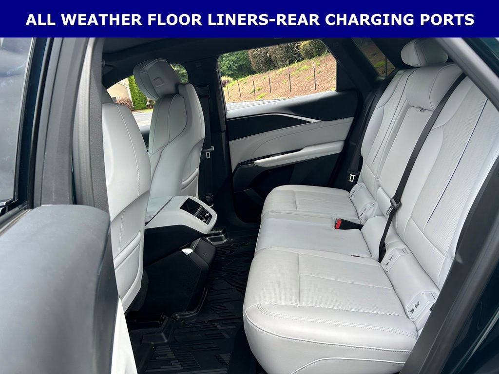 Used 2025 Cadillac Lyriq Luxury RWD image 16