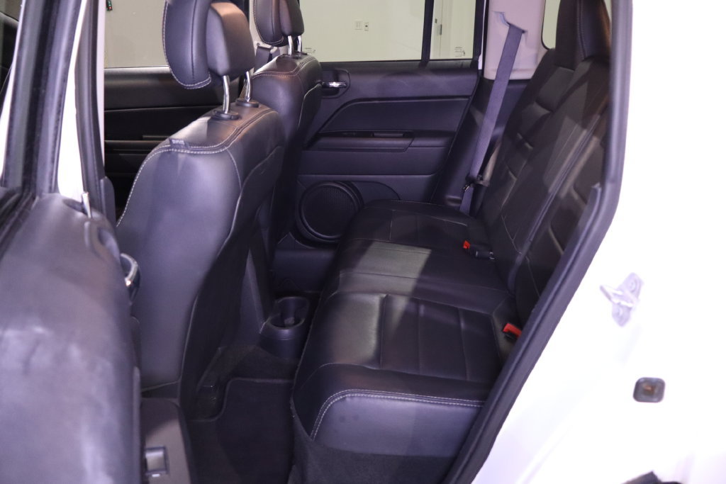 Used 2016 Jeep Patriot High Altitude FWD image 31