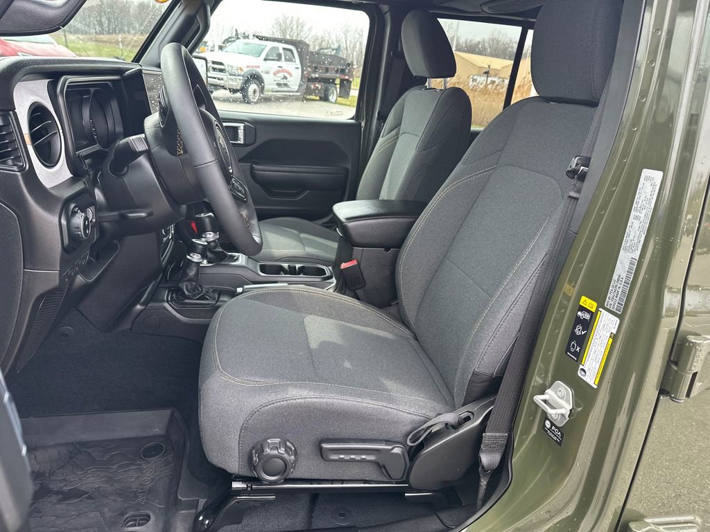 Used 2024 Jeep Gladiator Sport image 8