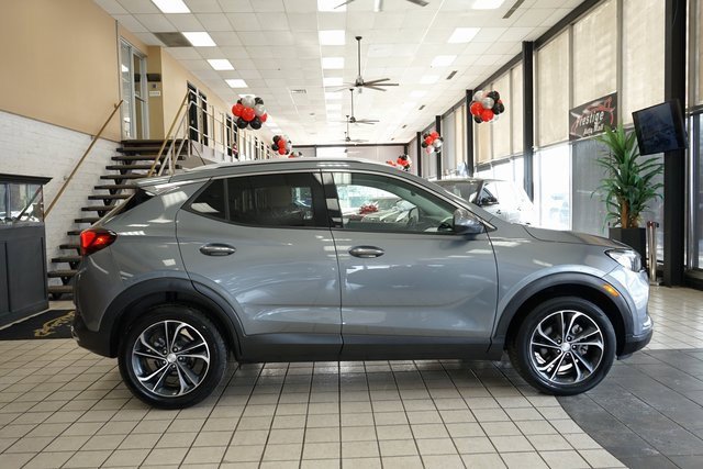 Used 2022 Buick Encore GX Essence image 16
