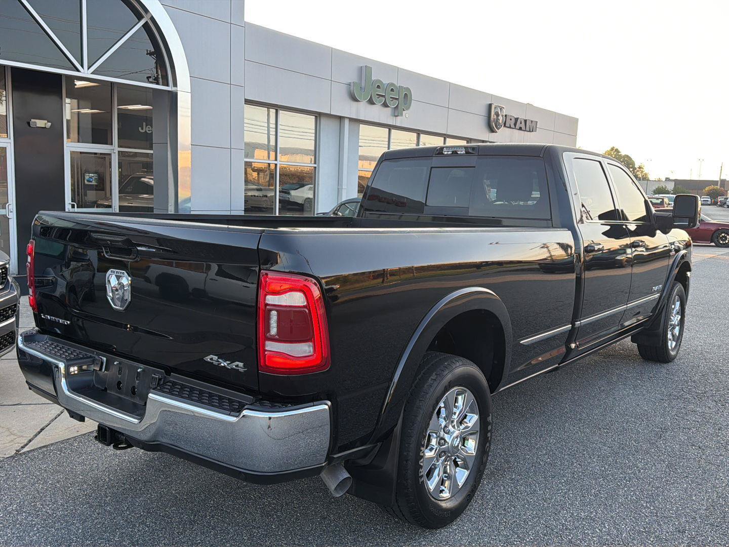 Used 2024 RAM 3500 Limited AWD/4WD image 12
