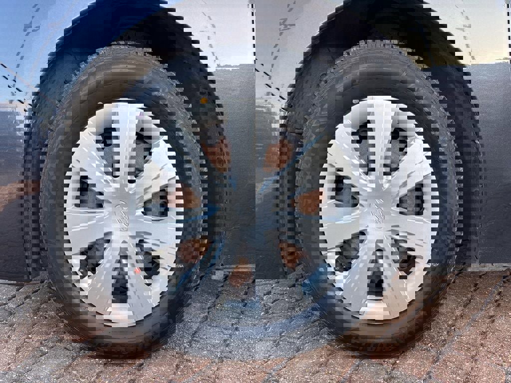 Used 2015 Subaru Impreza 2.0i image 9