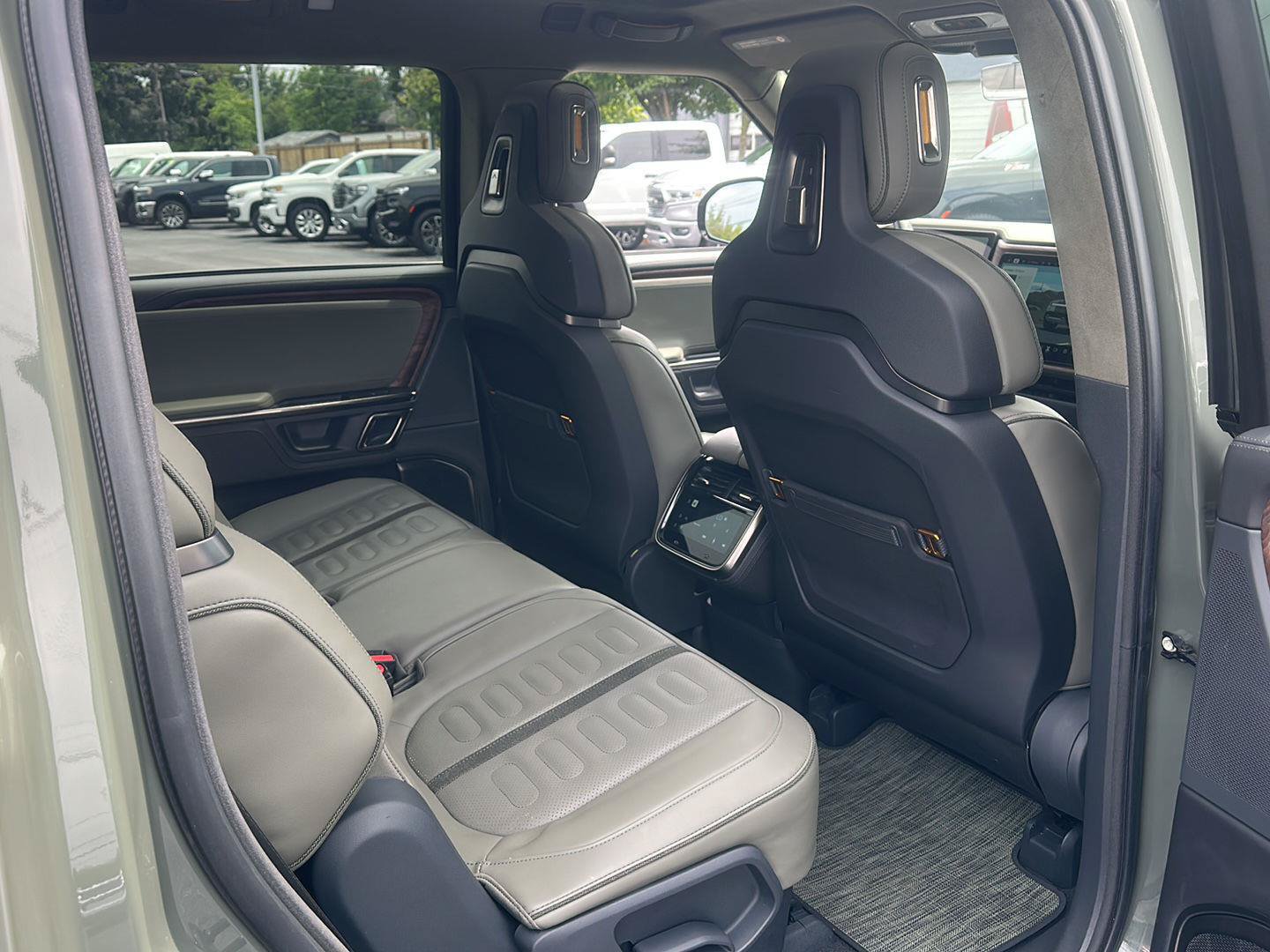 Used 2022 Rivian R1S Launch Edition AWD/4WD image 15