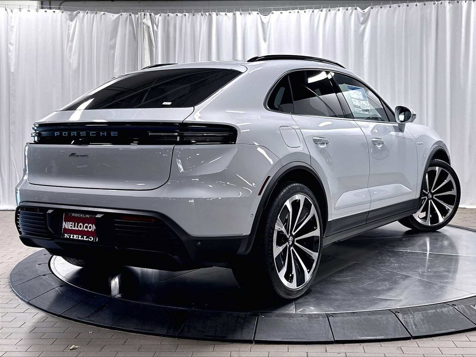 New 2026 Porsche Macan Electric RWD image 7