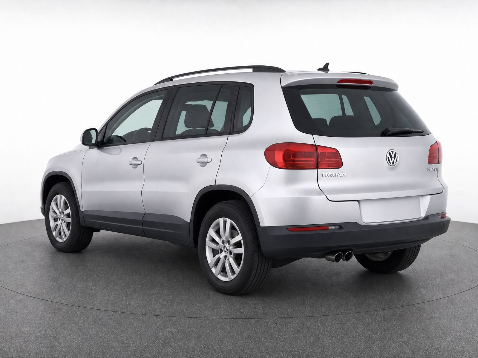 Used 2015 Volkswagen Tiguan S FWD image 5