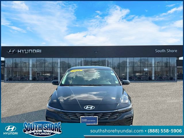 Certified 2025 Hyundai Elantra Limited w/ Cargo Package FWD video 2