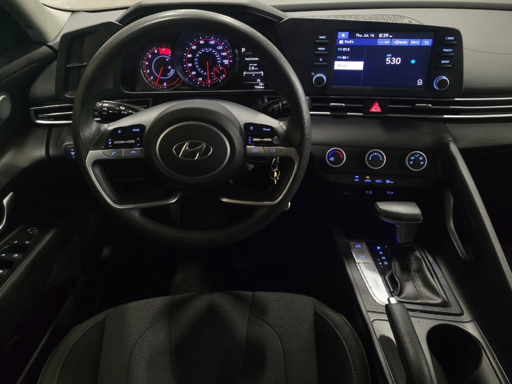 Used 2021 Hyundai Elantra SE FWD image 22