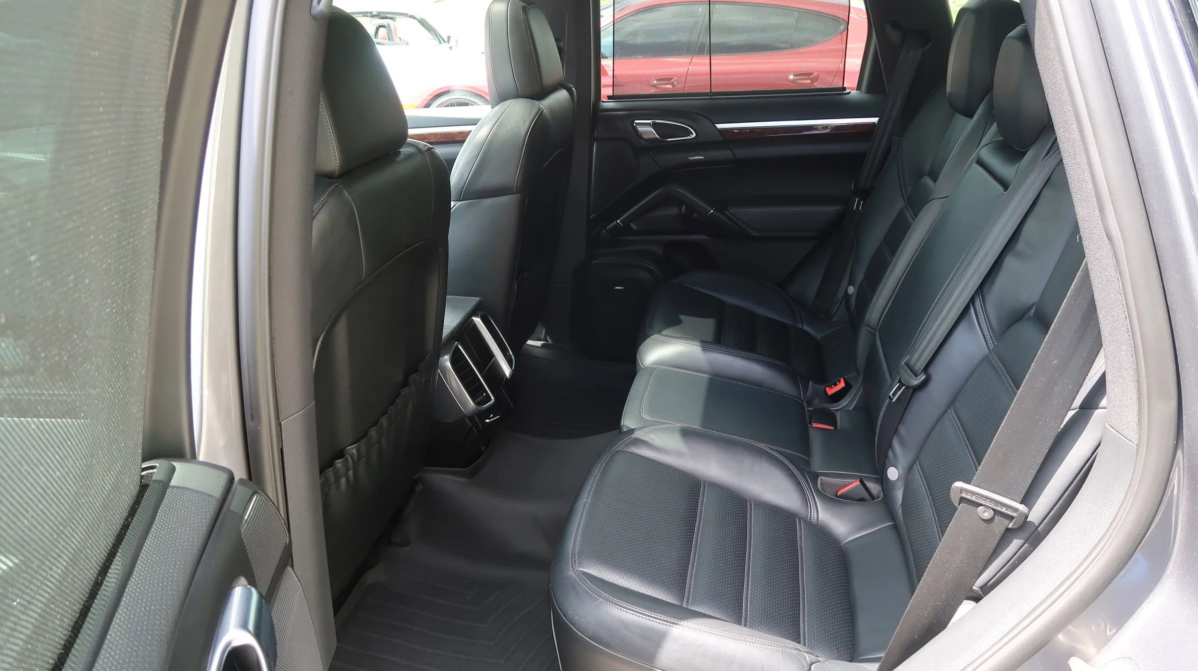 Used 2011 Porsche Cayenne S AWD/4WD image 20