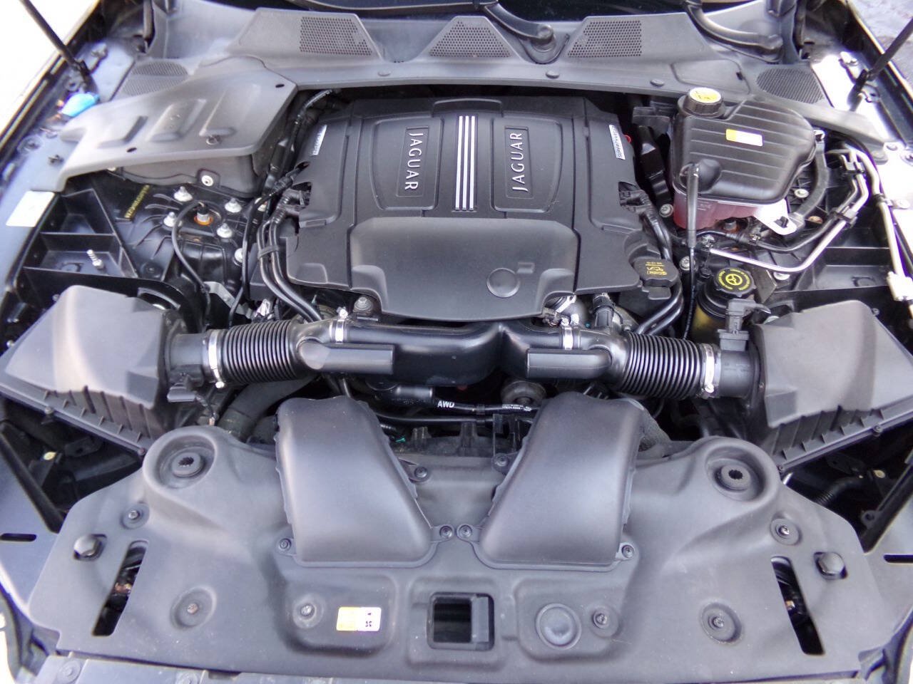 Used 2013 Jaguar XJ AWD image 56