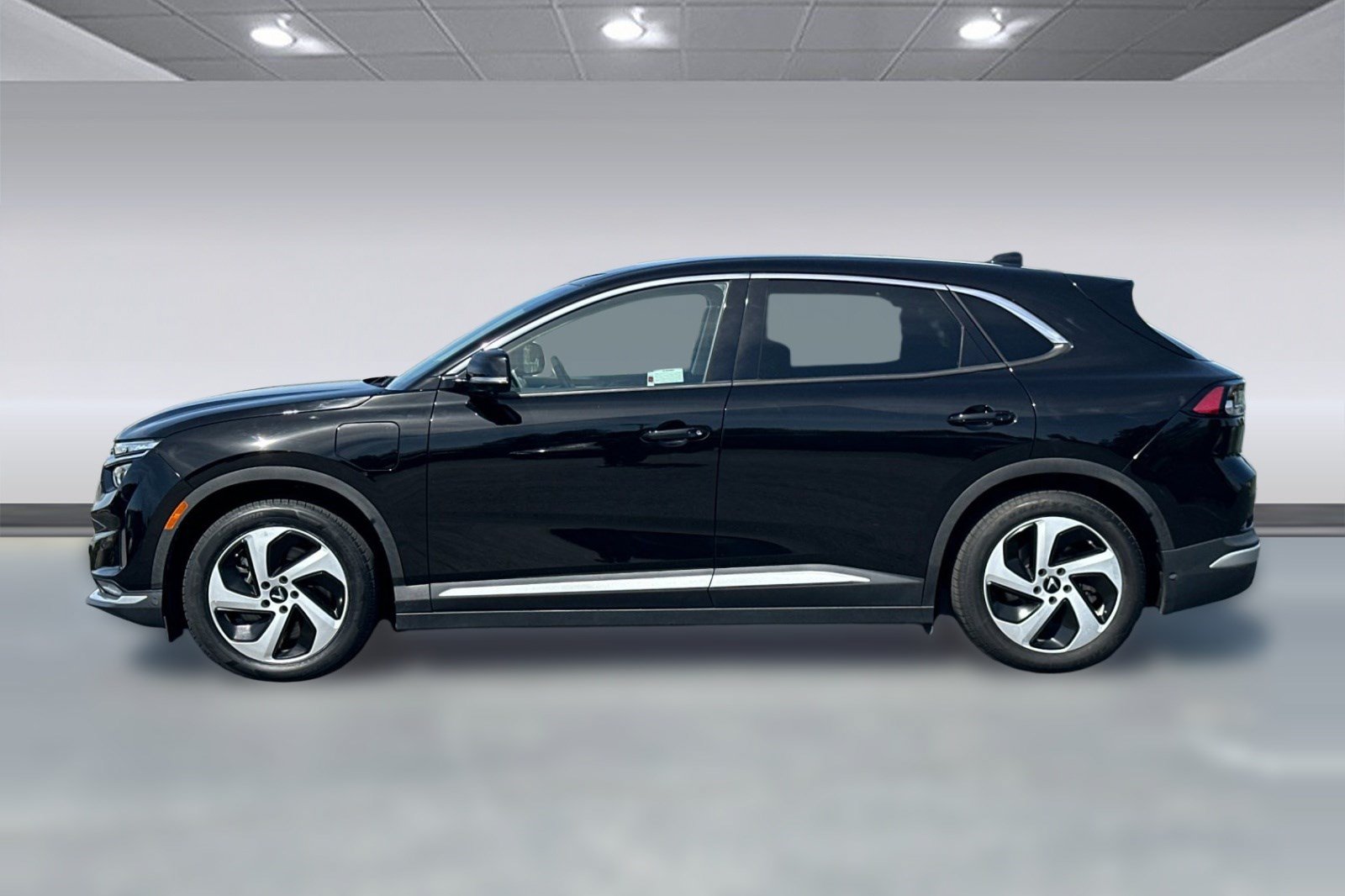 Used 2023 VinFast VF 8 Eco AWD/4WD image 2