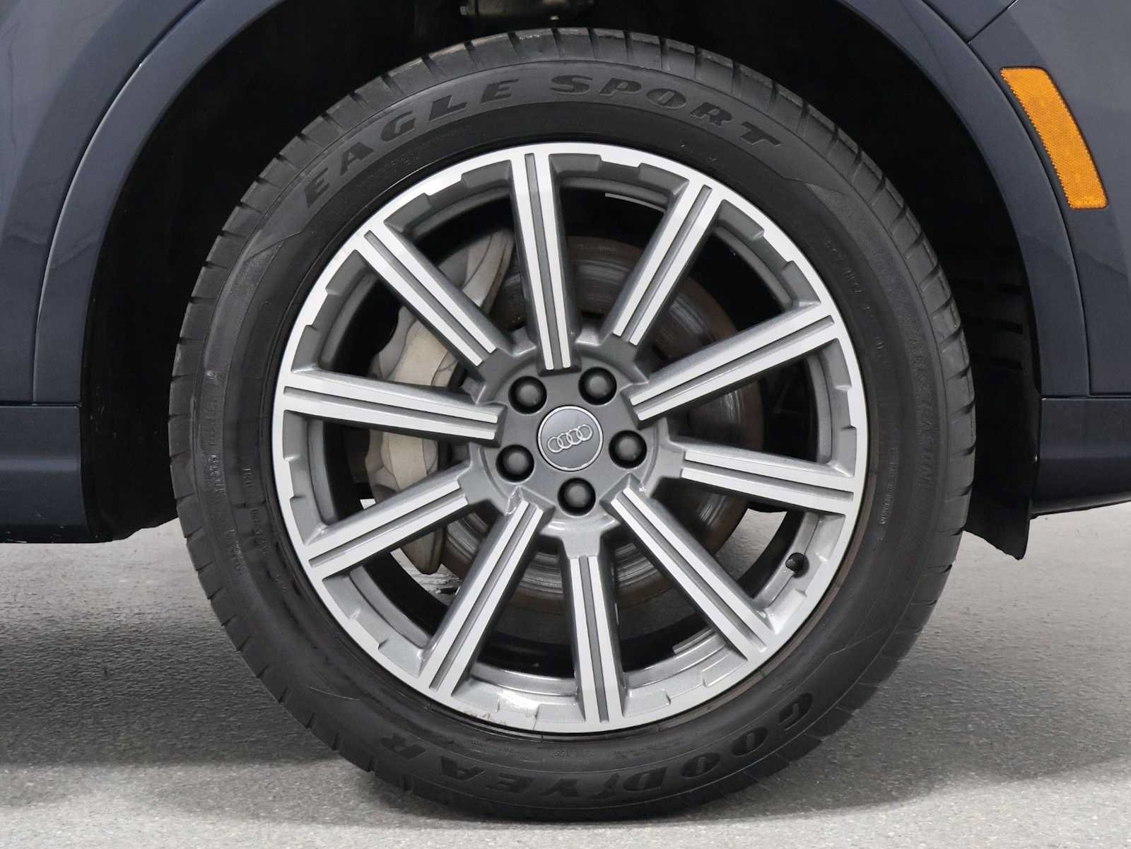 Used 2018 Audi Q7 3.0T Premium Plus w/ Premium Plus Package AWD/4WD image 12