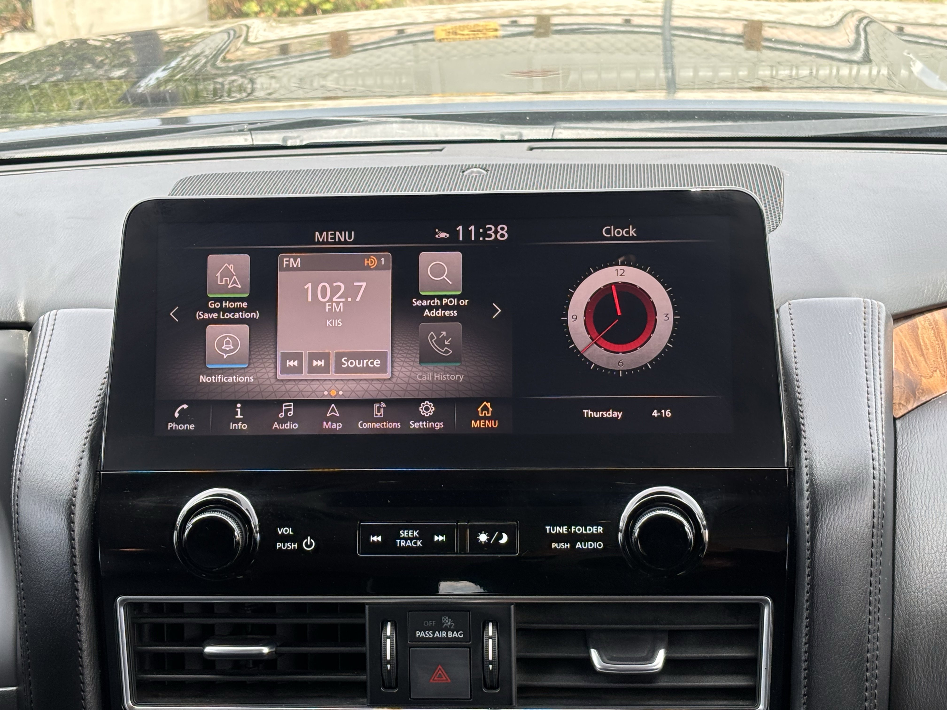 Used 2024 Nissan Armada SL w/ Captain's Chairs Package RWD image 21