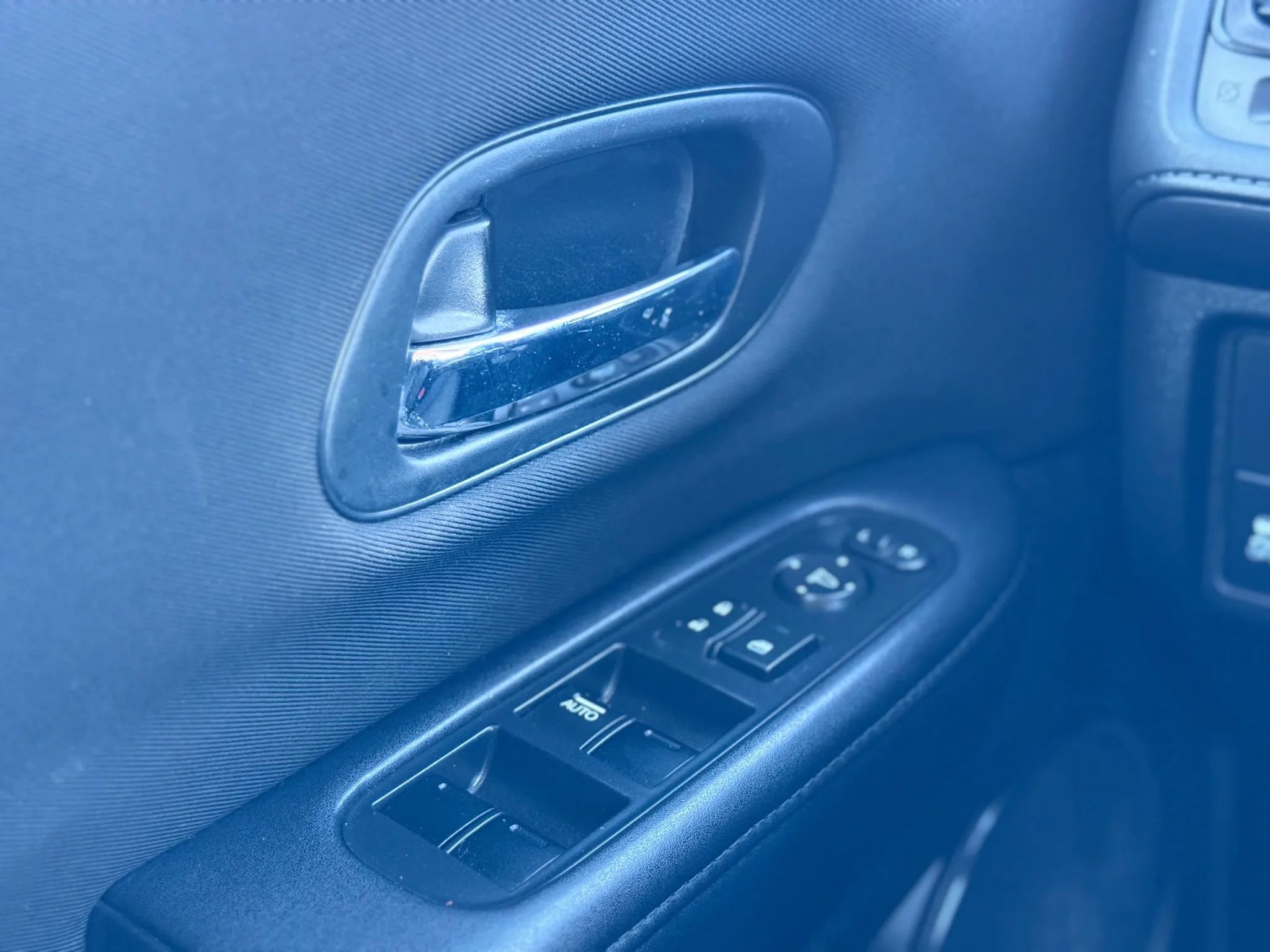 Used 2016 Honda HR-V LX image 18