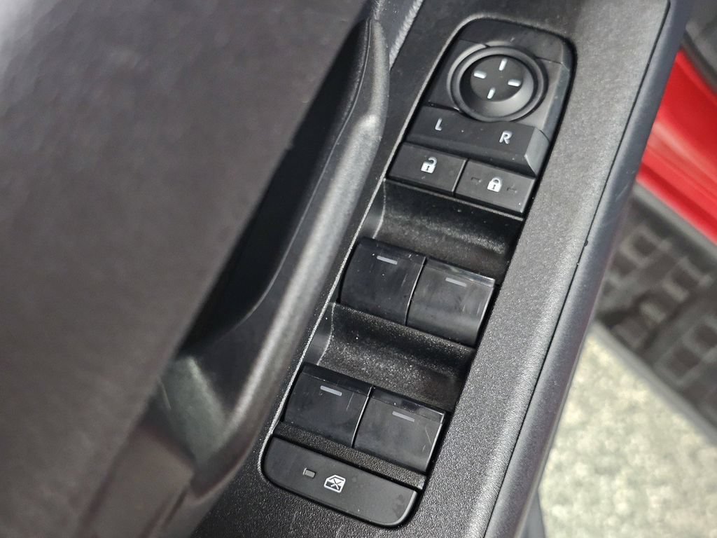 Used 2025 Toyota 4Runner SR5 AWD/4WD image 29