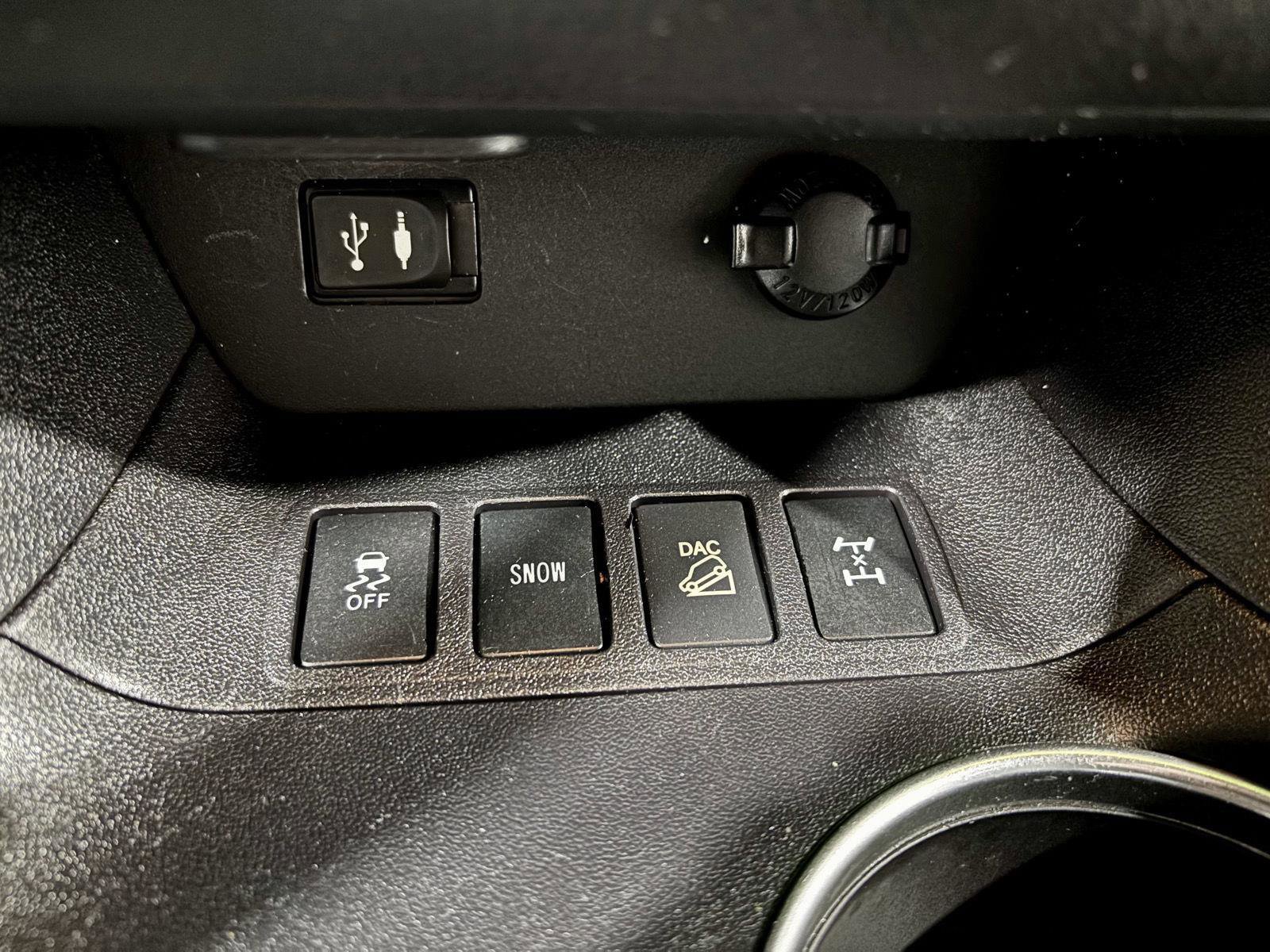 Used 2015 Toyota Highlander Plus image 26