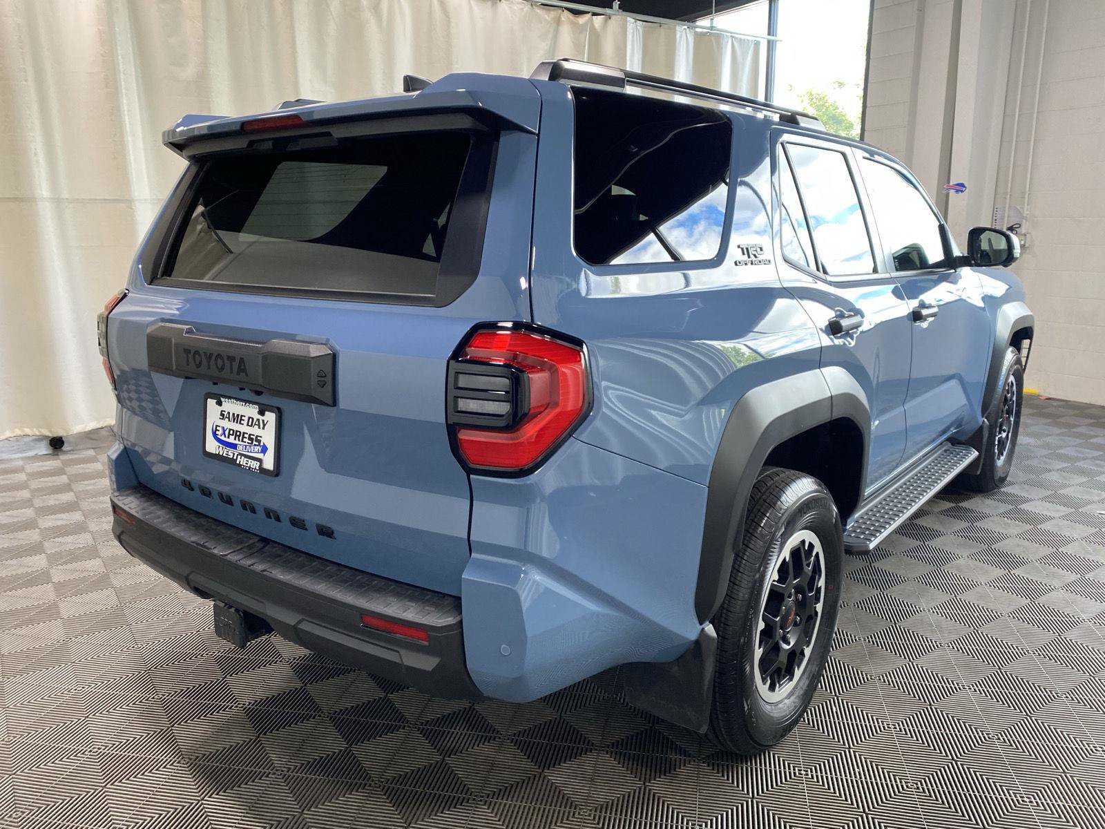 Certified 2025 Toyota 4Runner TRD Off-Road Premium AWD/4WD image 9