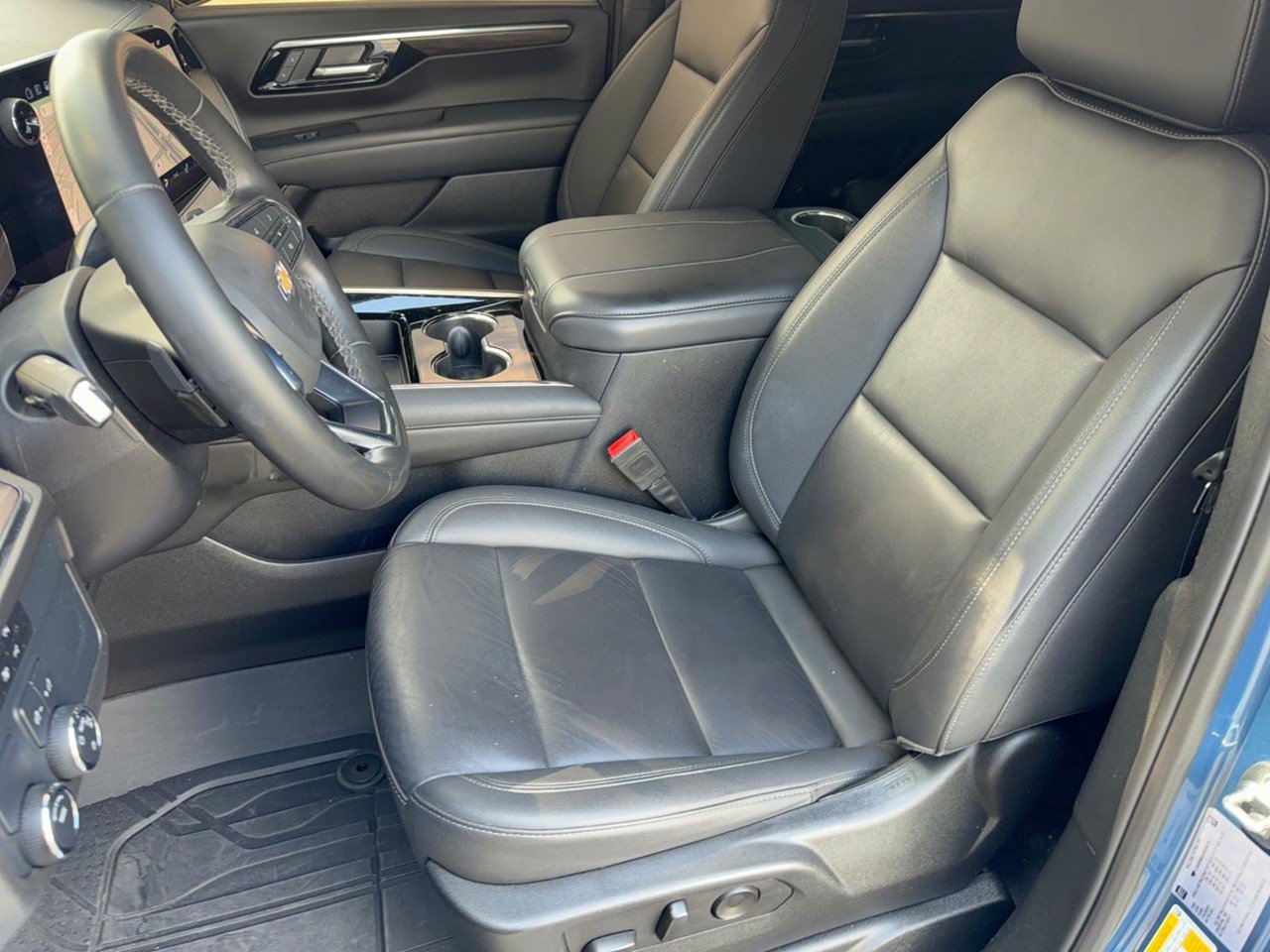 Used 2025 Chevrolet Tahoe LT RWD image 5