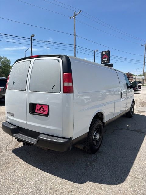 Used 2016 Chevrolet Express 2500 Extended RWD image 16