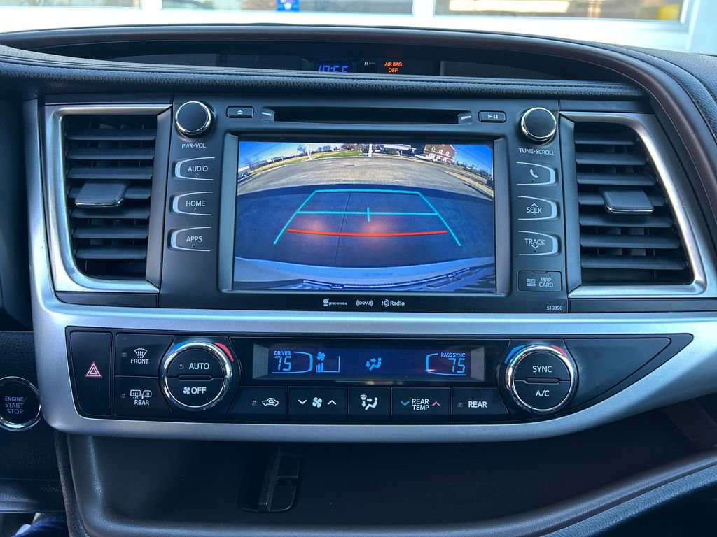 Used 2019 Toyota Highlander XLE image 19