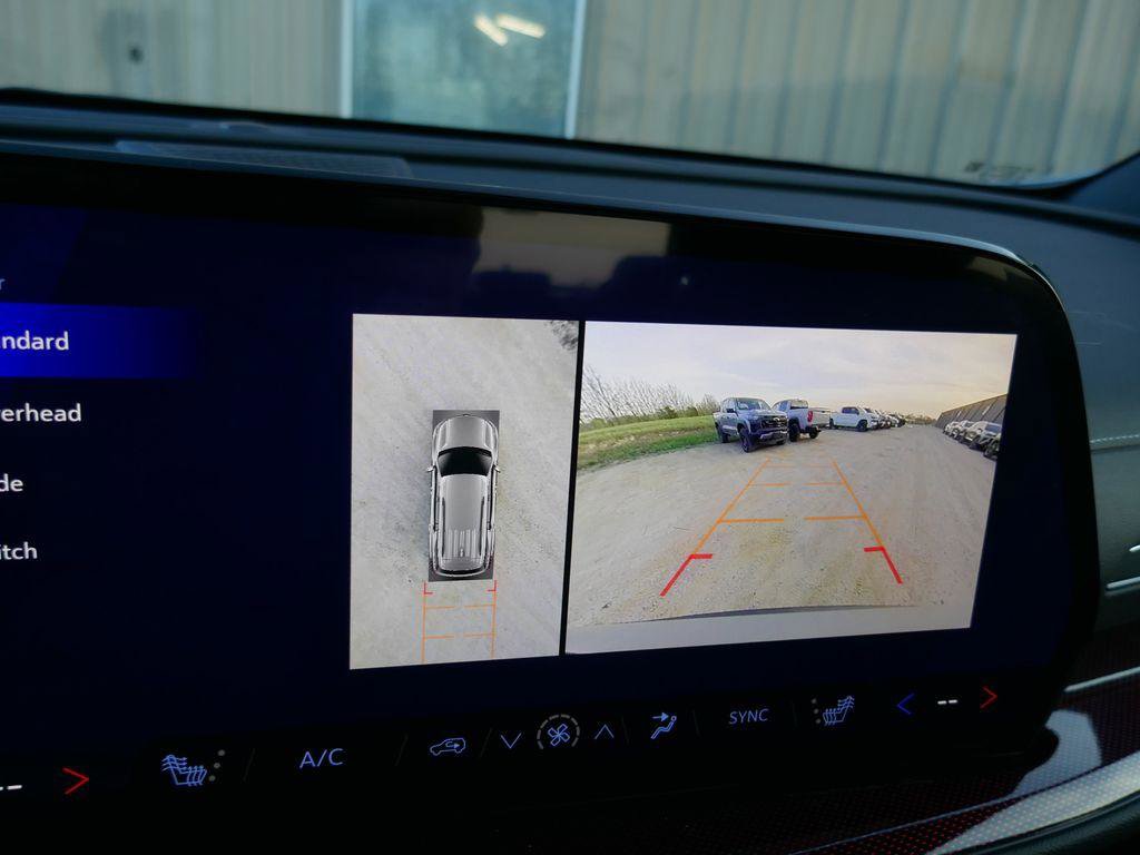 New 2026 Chevrolet Traverse Z71 w/ Enhanced Driving Package AWD/4WD image 26