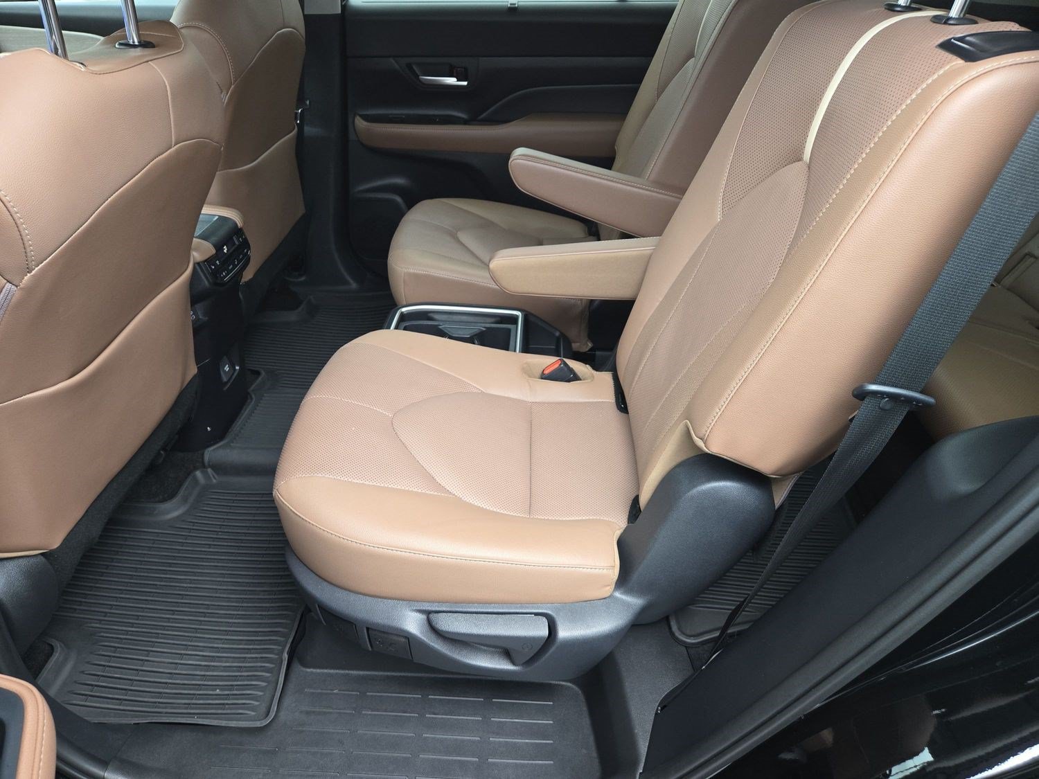 Certified 2026 Toyota Grand Highlander AWD image 17