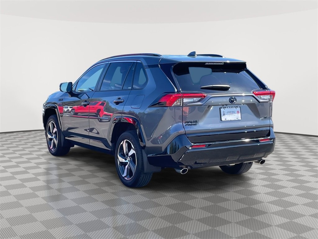 Used 2023 Toyota RAV4 SE image 5