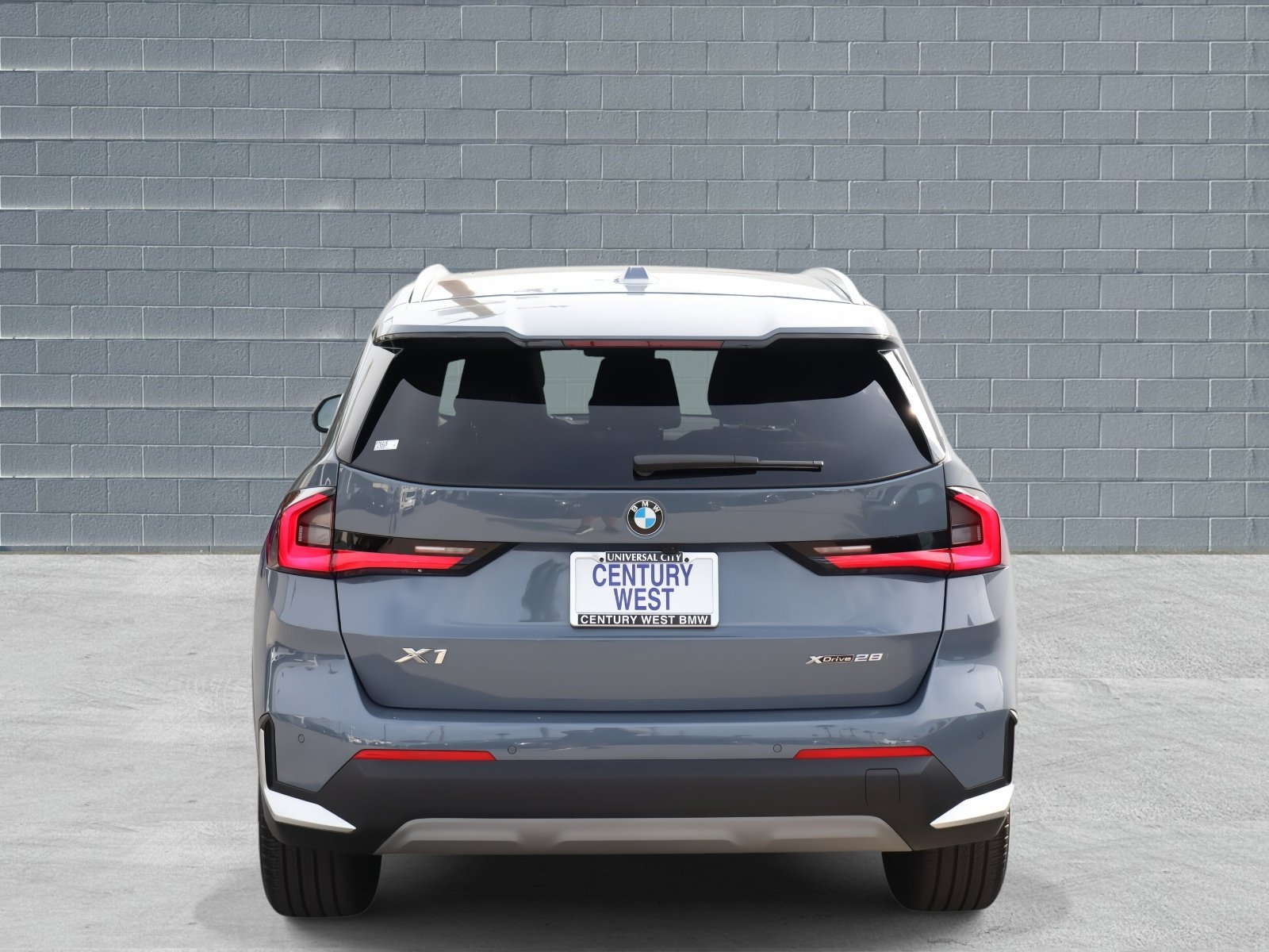 Used 2023 BMW X1 xDrive28i w/ Premium Package image 4