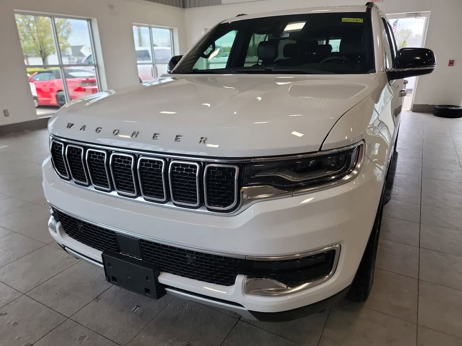 Used 2023 Jeep Wagoneer Series II AWD/4WD image 2