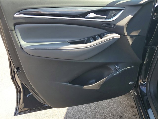 Used 2024 Buick Enclave Premium image 8