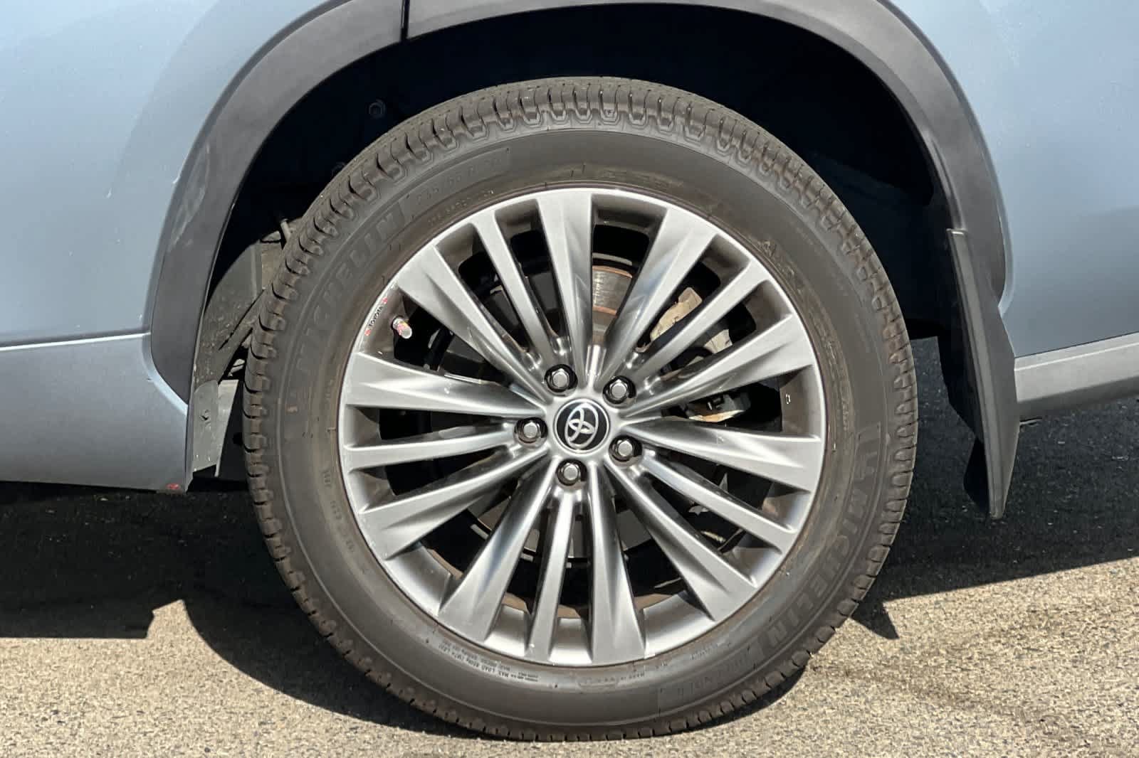 Used 2021 Toyota Highlander Platinum AWD/4WD image 25