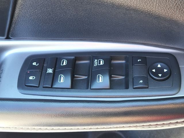 Used 2018 Dodge Journey Crossroad FWD image 8