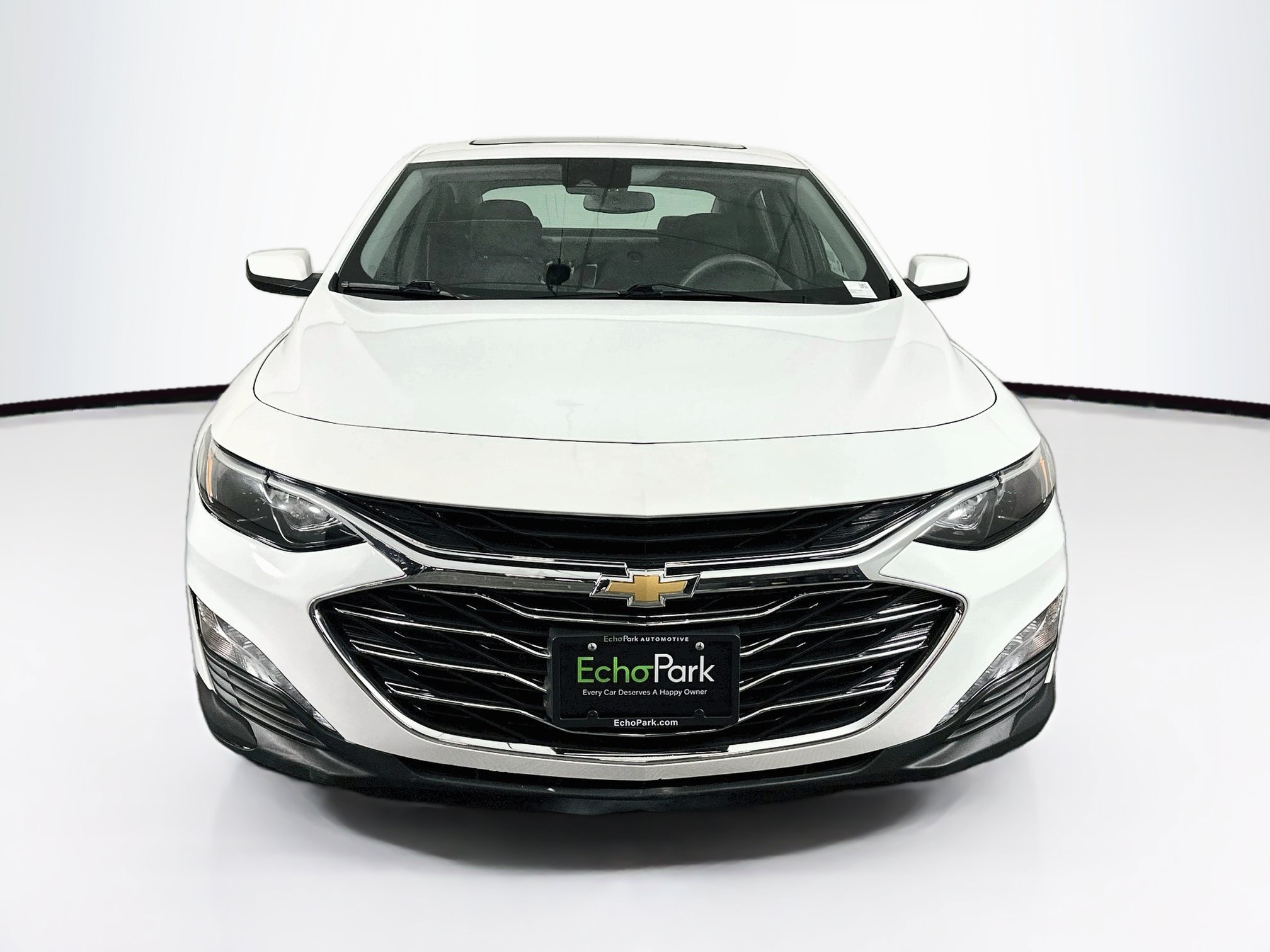 Used 2022 Chevrolet Malibu LT FWD image 2