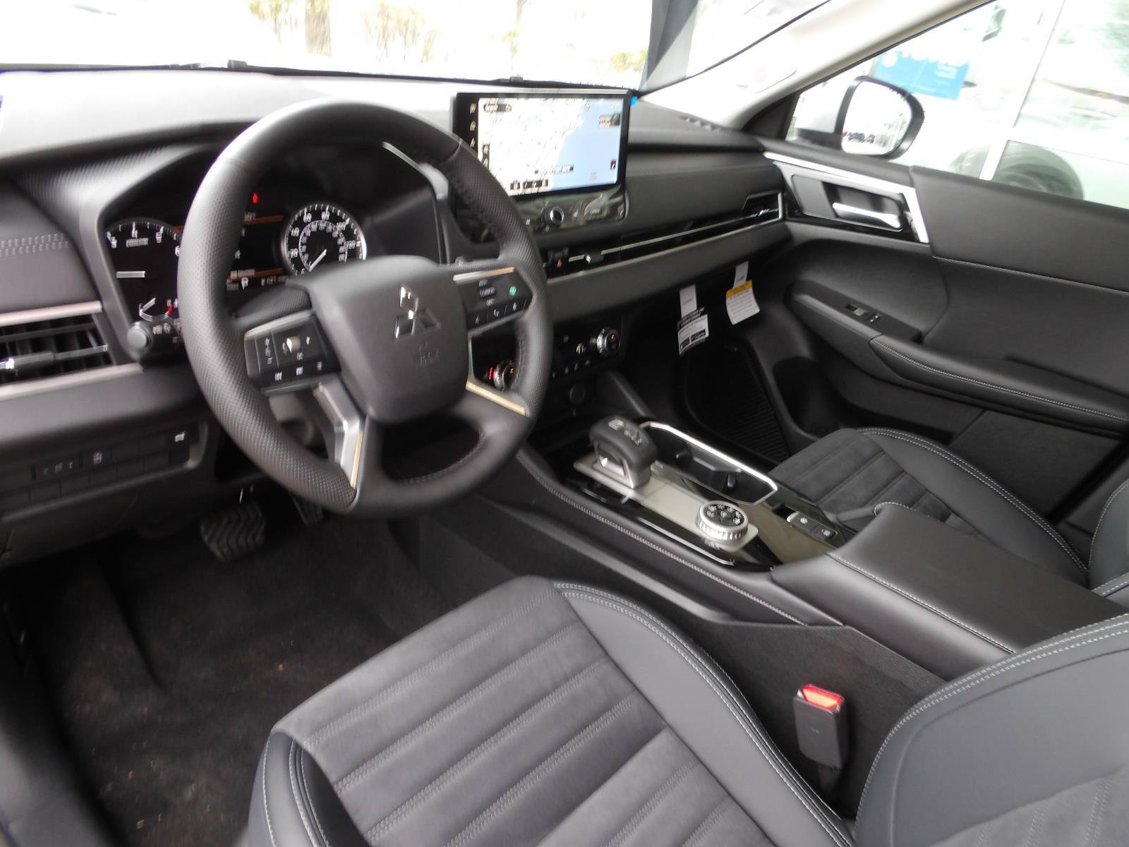 New 2026 Mitsubishi Outlander SE AWD/4WD image 11