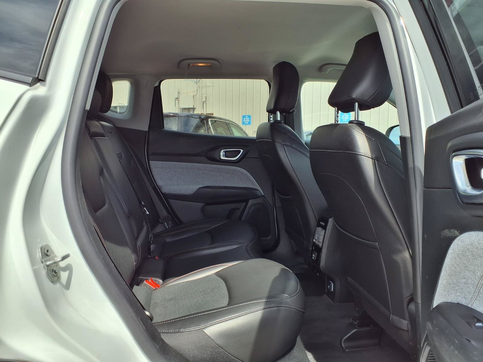 Used 2022 Jeep Compass Latitude AWD/4WD image 28