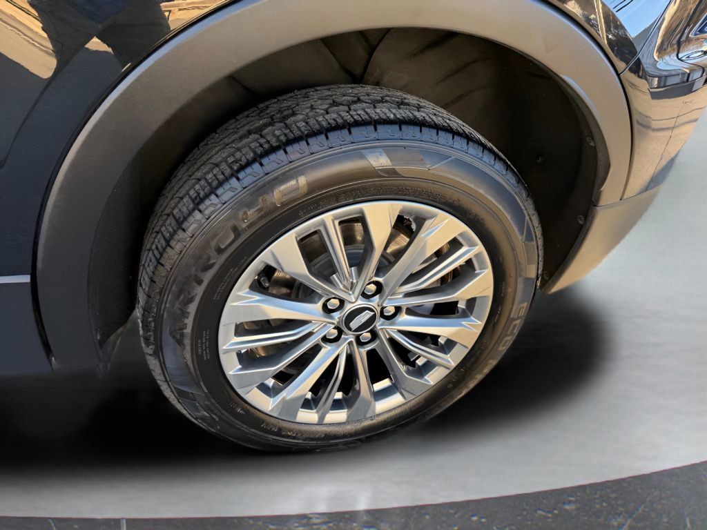 Used 2024 Cadillac XT4 Premium Luxury image 13