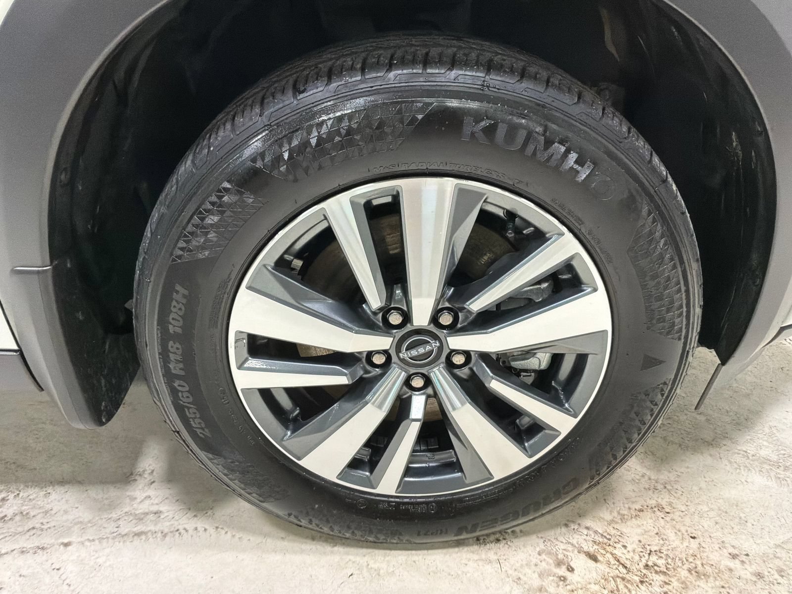 Used 2025 Nissan Pathfinder SL w/ Cargo Package AWD/4WD image 11