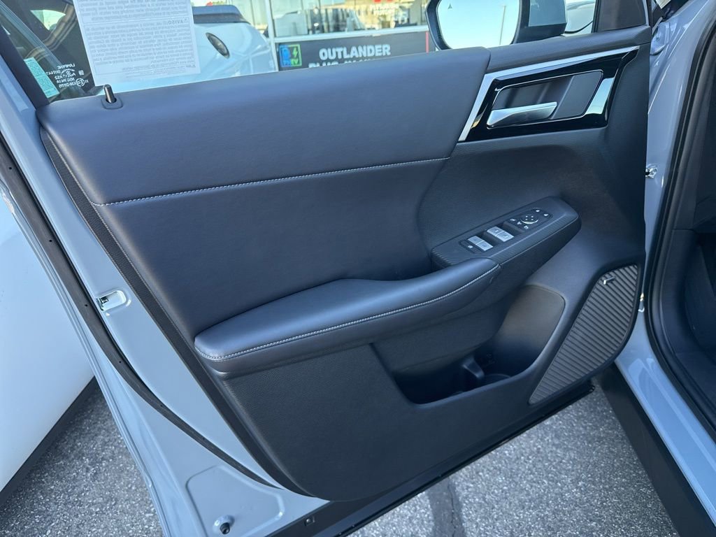 New 2026 Mitsubishi Outlander SE image 29