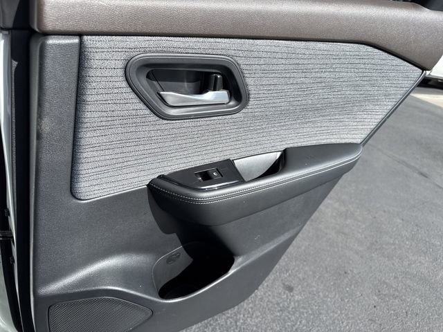 Certified 2023 Nissan Rogue SV image 23