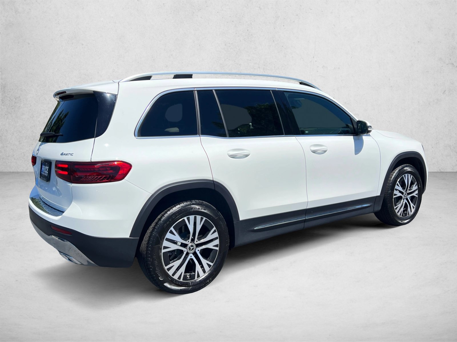 Used 2026 Mercedes-Benz GLB 250 4MATIC image 5
